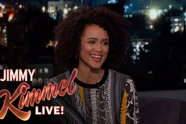 Nathalie Emmanuel tươi tắn trả lời phỏng vấn