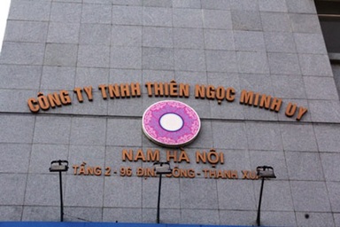 Thiên Ngọc Minh Uy và chuyện "vải thưa che mắt Thánh"