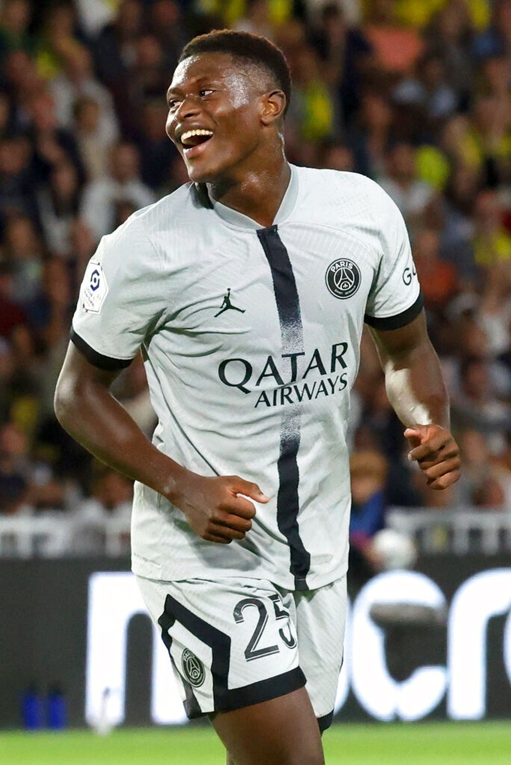 Messi kiến tạo đẳng cấp cho Mbappe ghi bàn, PSG thắng đậm Nantes - 4 Messi kiến tạo đẳng cấp cho Mbappe ghi bàn, PSG thắng đậm Nantes - 4