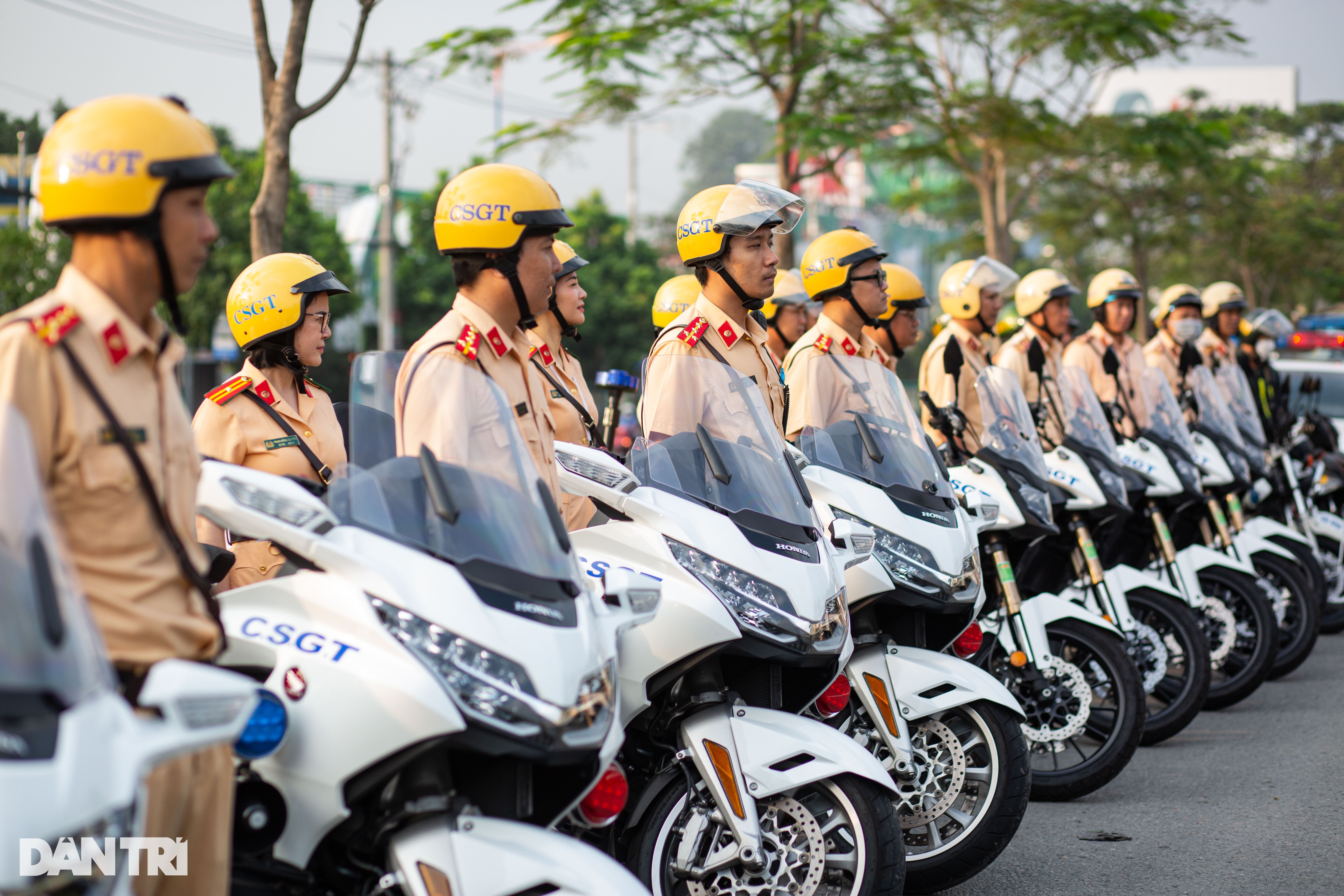 CSGT TPHCM tung quân kiểm tra vi phạm nồng độ cồn dịp Tết Giáp Thìn - 1 CSGT TPHCM tung quân kiểm tra vi phạm nồng độ cồn dịp Tết Giáp Thìn - 1