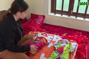 Hoàn cảnh bi đát của gia đình chị Phương sinh 3, con trai ra đi khi mới 20 ngày tuổi, 2 con gái cấp cứu