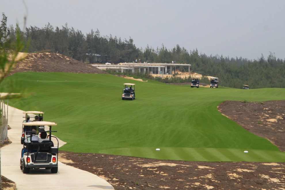 Thanh tra vào cuộc vụ sân golf FLC Nhơn Lý tiếp Giám đốc Sở giữa dịch - 1 Thanh tra vào cuộc vụ sân golf FLC Nhơn Lý tiếp Giám đốc Sở giữa dịch - 1