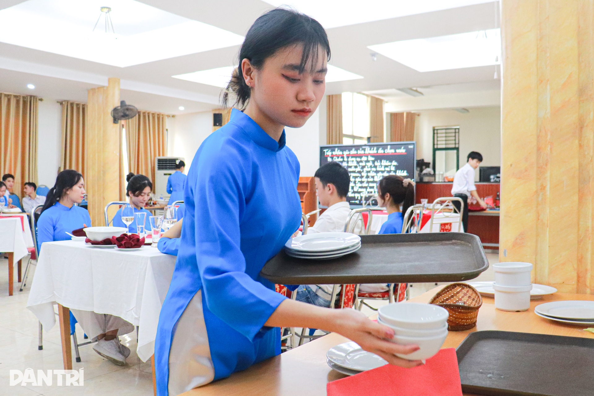 Người trẻ là tín đồ ăn ngon, mặc đẹp thì chọn học nghề gì? - 5 Người trẻ là tín đồ ăn ngon, mặc đẹp thì chọn học nghề gì? - 5