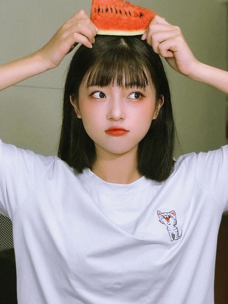 Nét đẹp trong sáng của “hot girl ảnh thẻ” dân tộc Giáy - 2 Nét đẹp trong sáng của “hot girl ảnh thẻ” dân tộc Giáy - 2