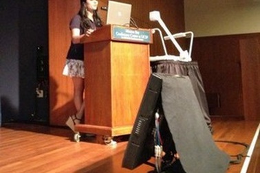 Nữ sinh 17 tuổi khiến Facebook “thèm muốn”