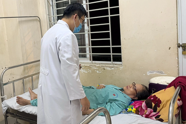 Hơn 70 người nhập viện sau khi ăn bánh mì ở Đồng Nai