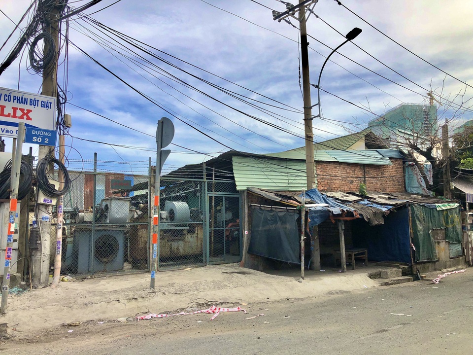Điều tra vụ người đàn ông chết trong căn chòi cùng tờ giấy tố bị bức ép - 1 Điều tra vụ người đàn ông chết trong căn chòi cùng tờ giấy tố bị bức ép - 1