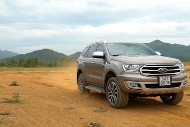 Đánh giá Ford Everest: SUV 7 chỗ đích thực