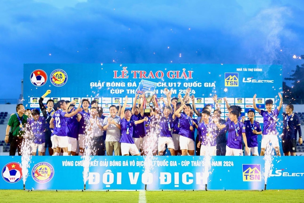 Hà Nội FC vô địch giải bóng đá U17 quốc gia 2024 - 2 Hà Nội FC vô địch giải bóng đá U17 quốc gia 2024 - 2