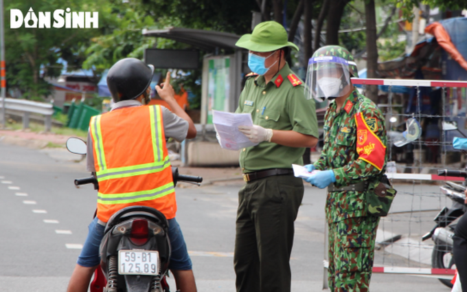 Hình ảnh lực lượng quân đội ngày đầu tham gia hỗ trợ chống dịch tại TP.HCM