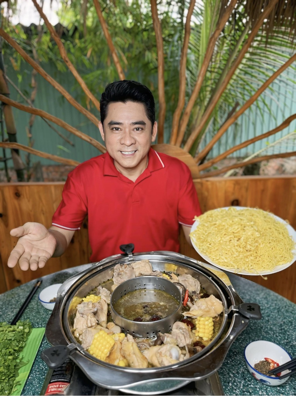 Tài tử Huỳnh Anh Tuấn bác bỏ chuyện kêu gọi giúp đỡ vì bị đột quỵ - 2 Tài tử Huỳnh Anh Tuấn bác bỏ chuyện kêu gọi giúp đỡ vì bị đột quỵ - 2