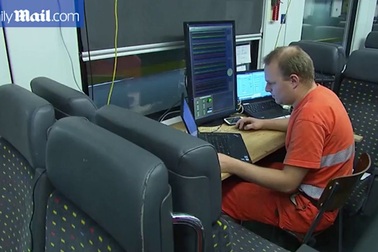 Hầm đường sắt dài nhất thế giới mở cửa sau 17 năm xây dựng