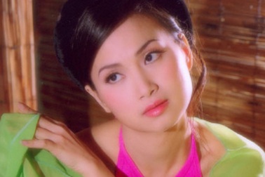 Em gái Cẩm Ly mở lớp nghệ thuật từ thiện