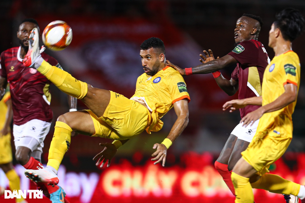 Thua Khánh Hòa, CLB TPHCM đối diện nhiều rủi ro ở V-League - 6 Thua Khánh Hòa, CLB TPHCM đối diện nhiều rủi ro ở V-League - 6