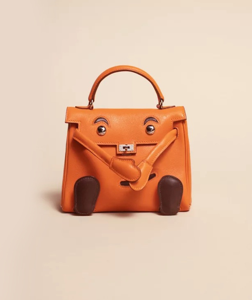 Mẫu túi xách hình người độc lạ, có giá lên đến 5,5 tỷ đồng vẫn cháy hàng - 2 Mẫu túi xách hình người độc lạ, có giá lên đến 5,5 tỷ đồng vẫn cháy hàng - 2