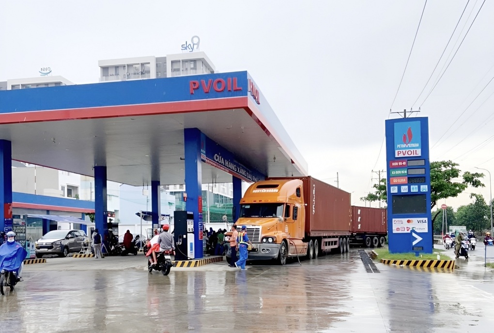 Petrovietnam tham gia vào việc bình ổn thị trường xăng dầu thế nào? - 3 Petrovietnam tham gia vào việc bình ổn thị trường xăng dầu thế nào? - 3