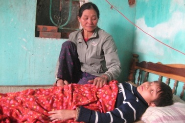 Cậu học sinh nghèo không có tiền chạy thận