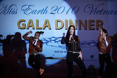 Xem những màn trình diễn đẹp mắt trong Gala dinner