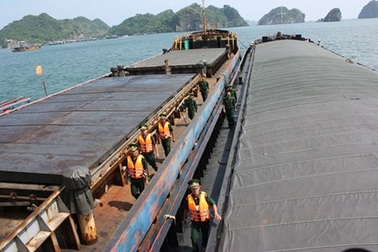 Trên tuyến đường biển Hải Phòng: Tài nguyên âm thầm “chảy máu”