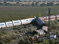 Vụ đâm tàu cao tốc ở Tây Ban Nha: Tốc độ va chạm lên tới 200km/h