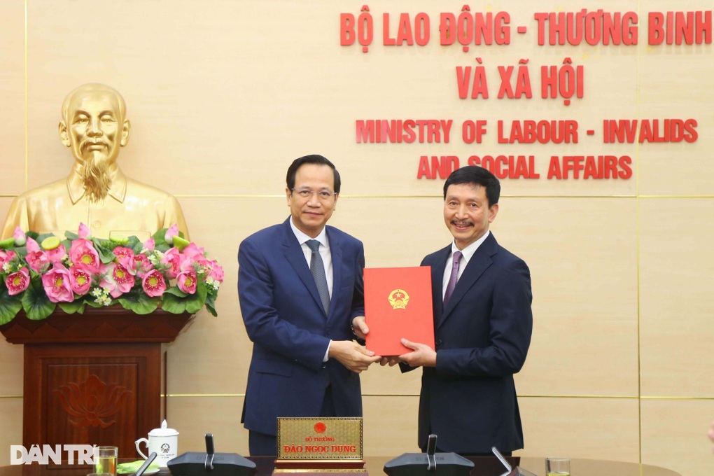 Vụ trưởng phải đi đầu trong việc tạo chuyển biến, đổi mới tư duy - 1 Vụ trưởng phải đi đầu trong việc tạo chuyển biến, đổi mới tư duy - 1