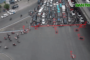 164 phương tiện vượt đèn đỏ trong 2 phút tại một ngã tư Hà Nội