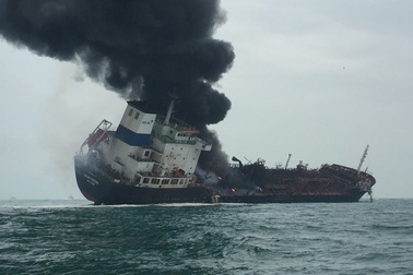 Hong Kong điều thợ lặn tinh nhuệ tìm kiếm hai thuyền viên Việt Nam mất tích