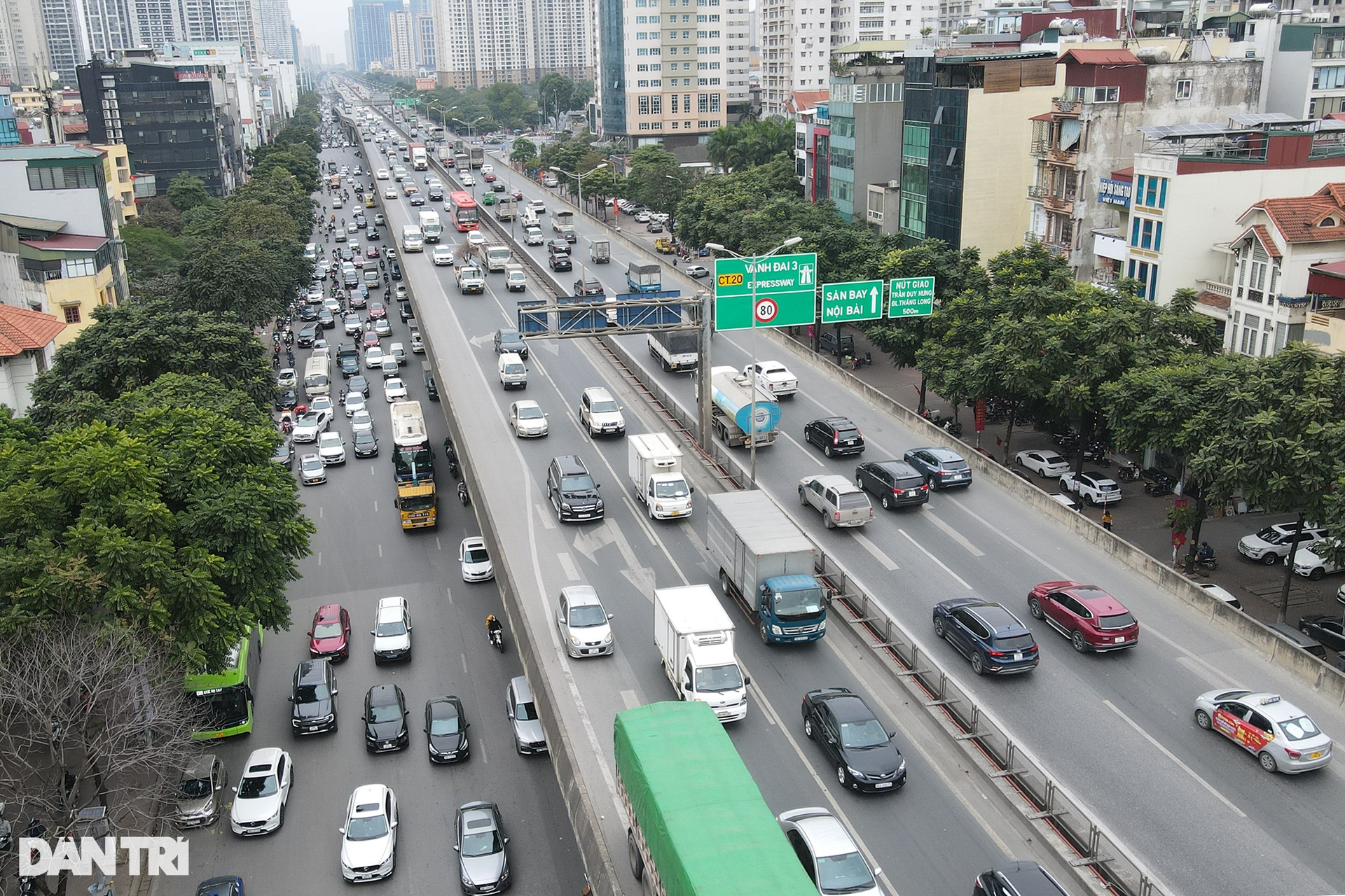 Giao thông nghẹt thở những ngày giáp Tết Nguyên đán - 2 Giao thông nghẹt thở những ngày giáp Tết Nguyên đán - 2