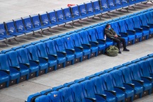 Trung Quốc kêu gọi dân "ở đâu, yên đó", đón Tết qua mạng