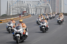 Ngắm dàn 30 mô tô khủng 1.800 phân khối của Cục CSGT diễu hành ở Hà Nội