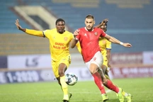 Trận HL Hà Tĩnh thắng CLB Nam Định suýt hoãn vì mưa to