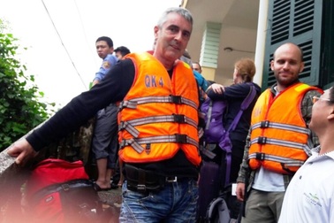 Thứ trưởng GTVT trực tiếp chỉ đạo “giải cứu” 132 hành khách mắc kẹt ở Quảng Bình