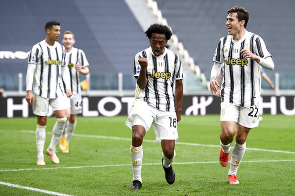 C.Ronaldo bị lu mờ, Juventus thắng nghẹt thở Inter trong cơn mưa bàn thắng - 4 C.Ronaldo bị lu mờ, Juventus thắng nghẹt thở Inter trong cơn mưa bàn thắng - 4