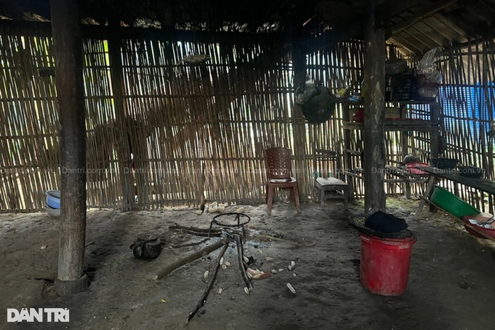 Mẹ đơn thân nuôi 3 con, ước 1 chỗ nằm kín gió cũng thấy quá khó - 4 Mẹ đơn thân nuôi 3 con, ước 1 chỗ nằm kín gió cũng thấy quá khó - 4