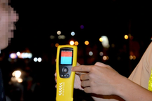 Dùng nước súc miệng dính nồng độ cồn: Giải pháp là gì?