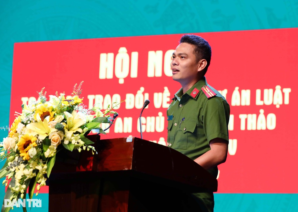 Thay đổi mẫu Căn cước công dân, người dân không phải làm lại - 2 Thay đổi mẫu Căn cước công dân, người dân không phải làm lại - 2