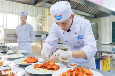 Du lịch Việt Nam càng tăng trưởng, nghề đầu bếp càng "lên ngôi"