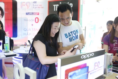 Oppo F9 "gây sốc" khi đạt kỷ lục với 48,000 đơn hàng