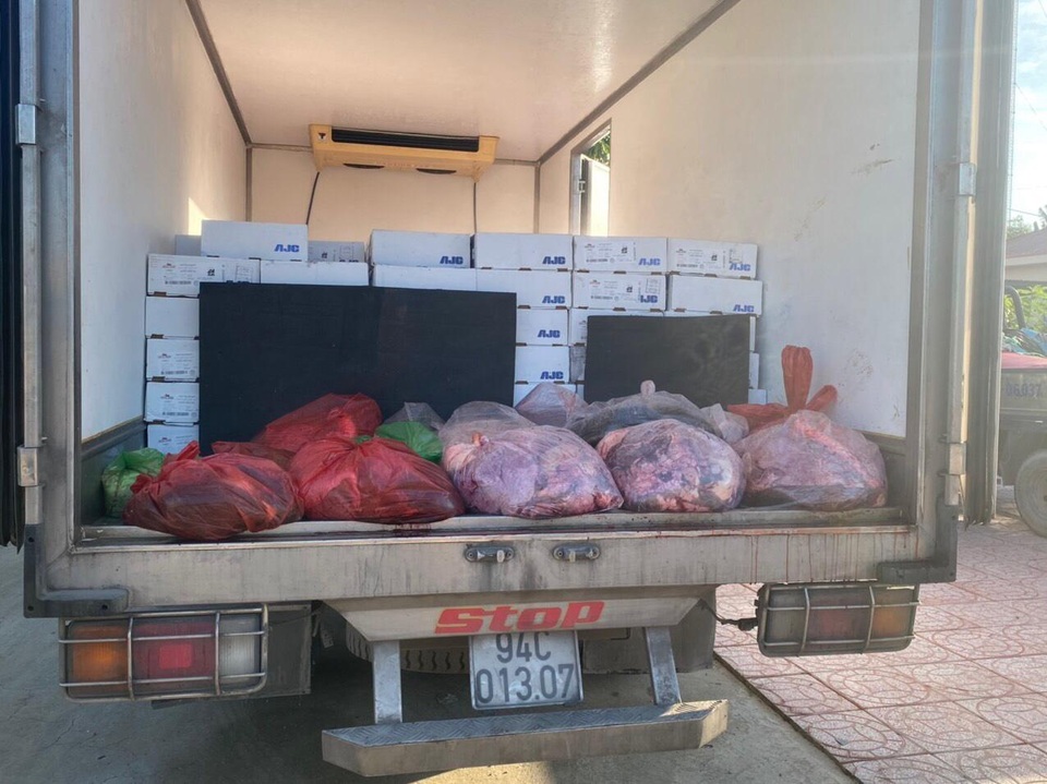 Hậu Giang: Phát hiện 3,5 tấn sản phẩm động vật không nguồn gốc - 2 Hậu Giang: Phát hiện 3,5 tấn sản phẩm động vật không nguồn gốc - 2