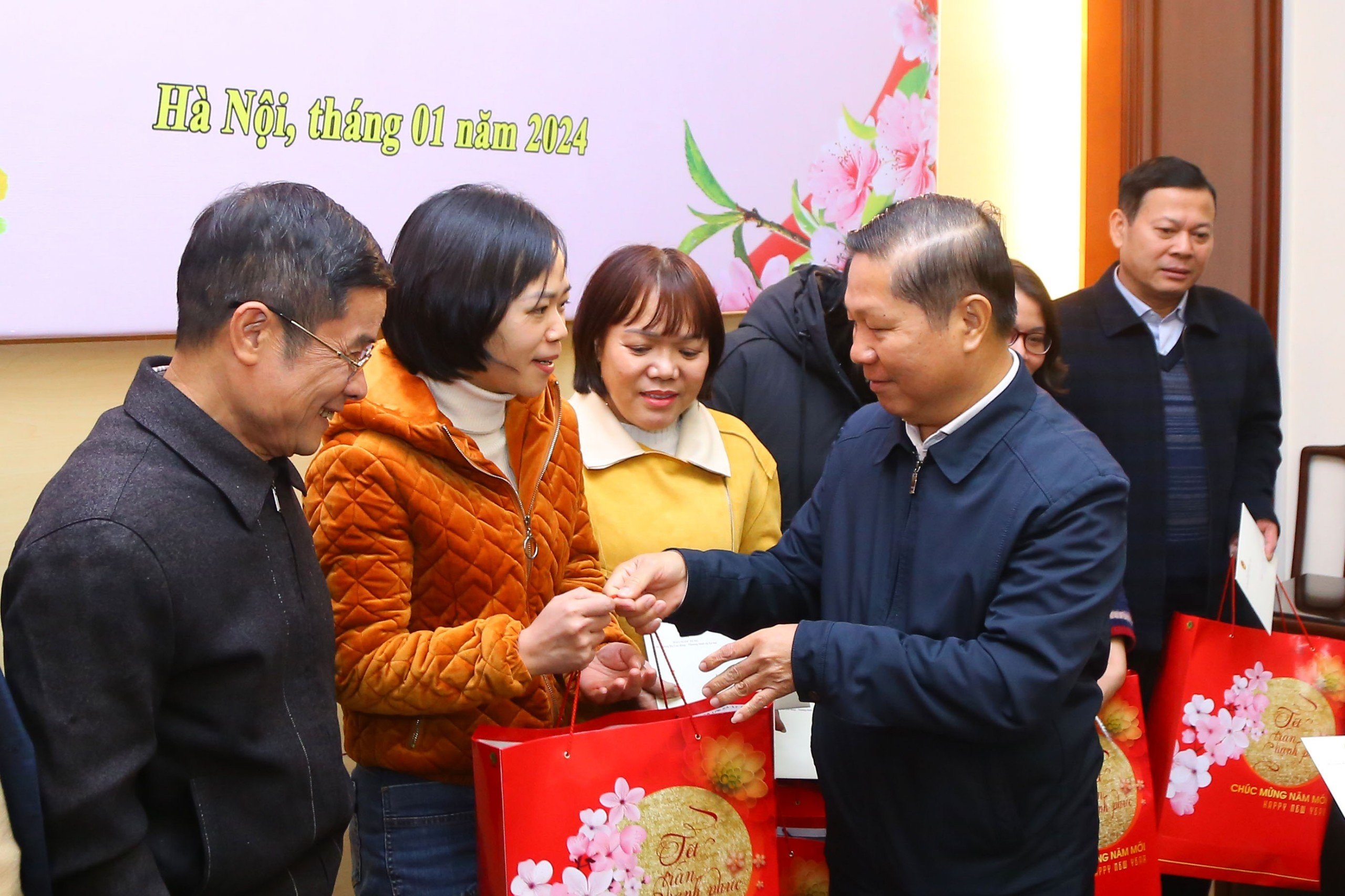 41ca18bcb6811cdf4590.jpg 41ca18bcb6811cdf4590.jpg