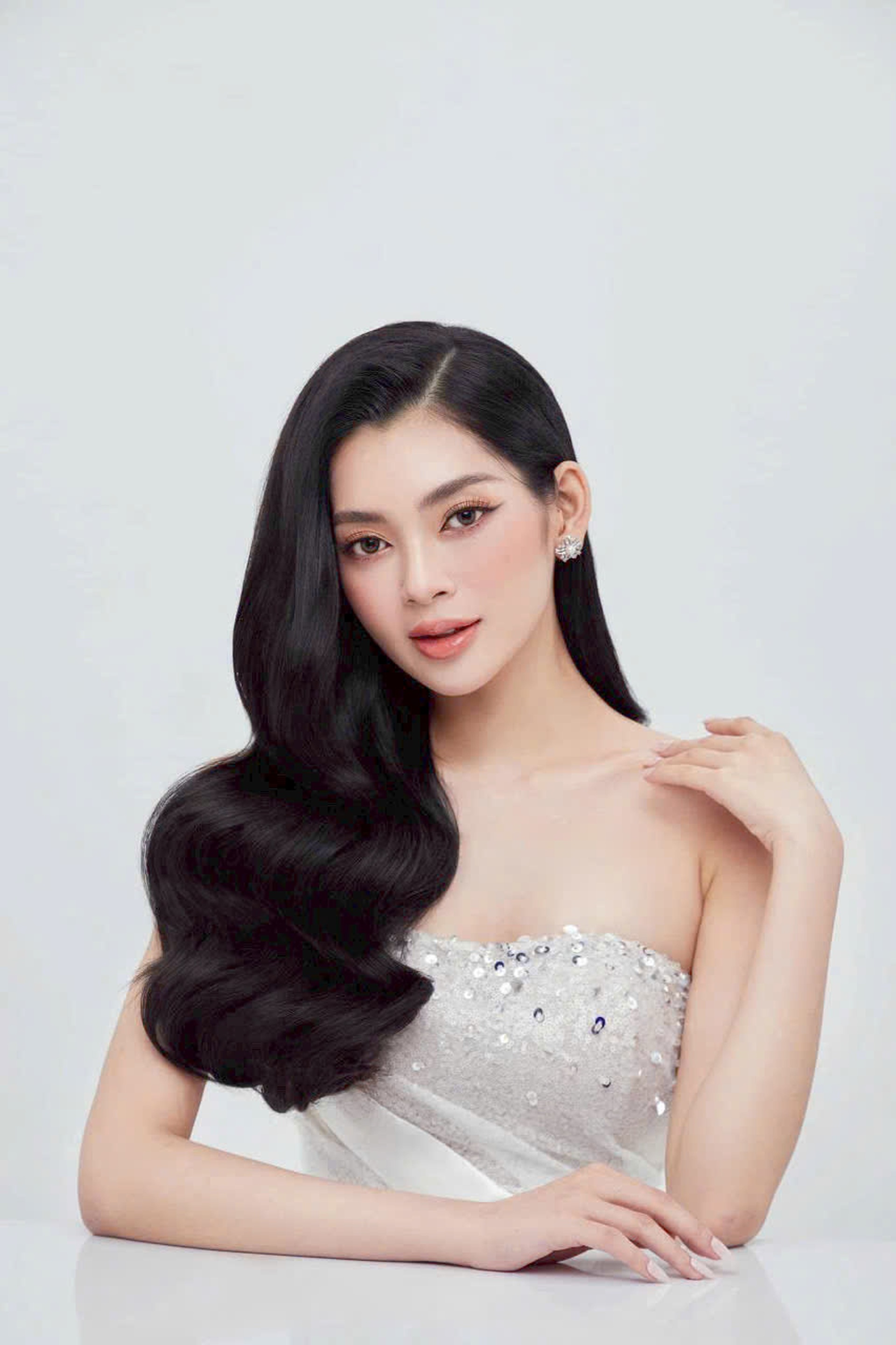 Hai hoa hậu đăng quang trong 2 ngày, cùng học một trường đại học - 7 Hai hoa hậu đăng quang trong 2 ngày, cùng học một trường đại học - 7