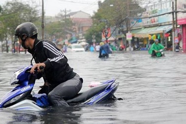 Mẹo xử lý tình huống khi xe ngập nước, chết máy