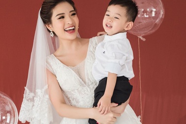 Hoa hậu Phan Hoàng Thu bất ngờ chụp ảnh cô dâu cùng con trai