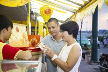 Bánh Trung thu: Cuộc đua chất lượng giữa “tâm bão” mùa Trăng