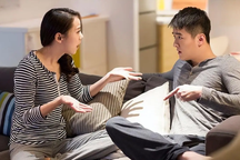 Tôi sốc nặng khi chồng mình ngoại tình với... vợ cũ của anh ấy