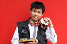 Thành tích đáng nể của chàng trai trường Ams hai lần nhận huy chương bạc IMO