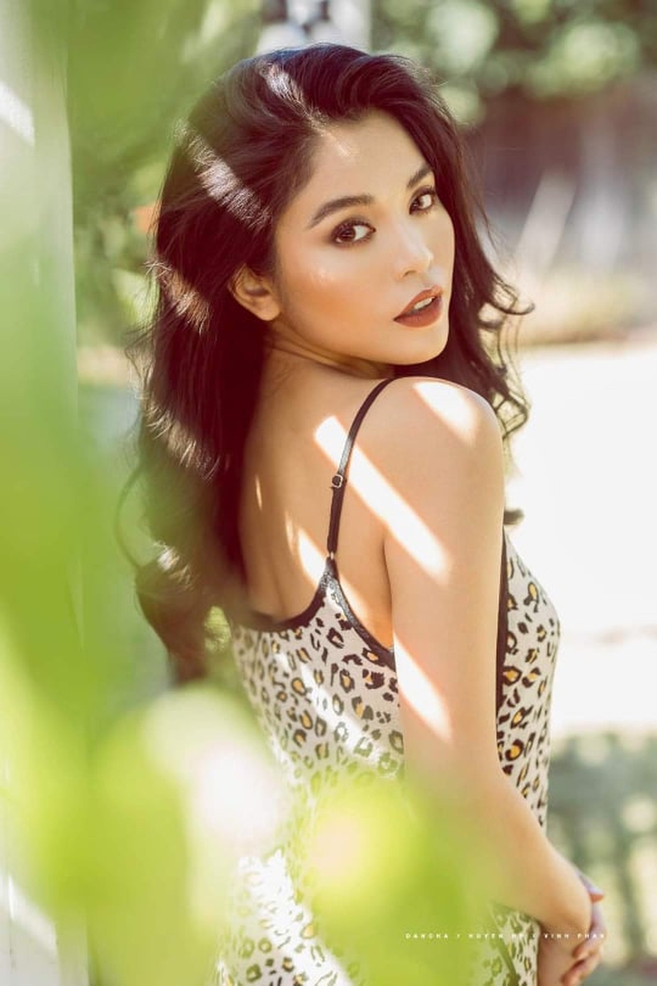 Hot girl Đan Cha khoe dáng gợi cảm dù đang bị kẹt ở Mỹ vì dịch Covid-19 - 2 Hot girl Đan Cha khoe dáng gợi cảm dù đang bị kẹt ở Mỹ vì dịch Covid-19 - 2