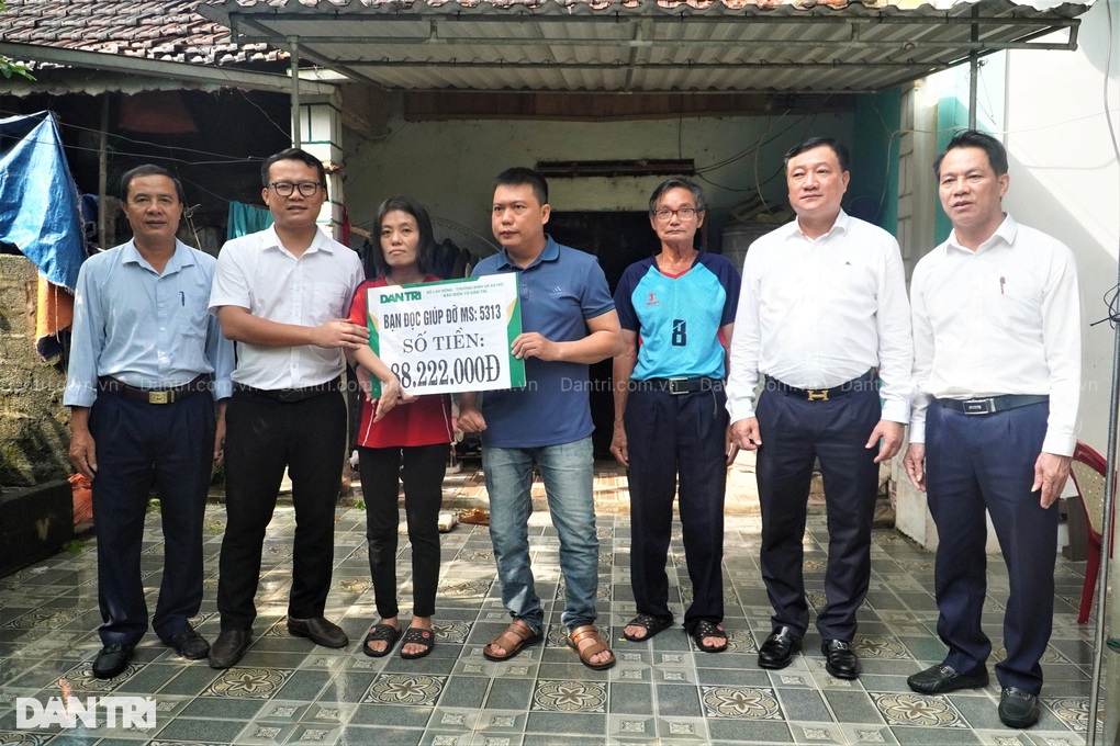 Bạn đọc giúp đỡ gia đình vợ chồng tàn tật hơn 290 triệu đồng - 1 Bạn đọc giúp đỡ gia đình vợ chồng tàn tật hơn 290 triệu đồng - 1