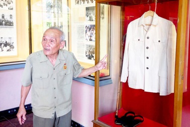 Cụ già 82 tuổi xây bảo tàng Bác Hồ