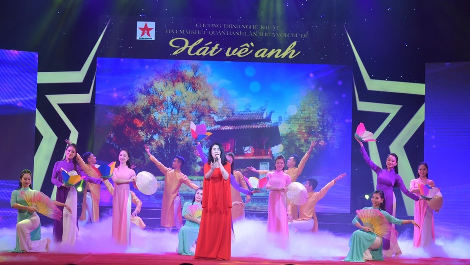 Phạm Phương Thảo, Vũ Thắng Lợi lắng đọng khi hát về người lính - 5 Phạm Phương Thảo, Vũ Thắng Lợi lắng đọng khi hát về người lính - 5